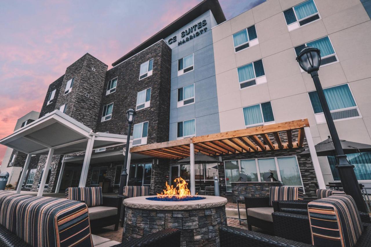 Towneplace Suites By Marriott Toledo Oregon Exterior photo